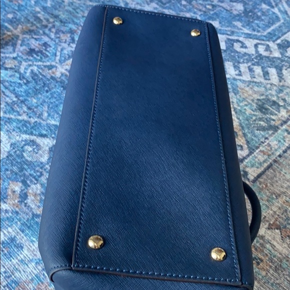 ❤️‍🔥S-A-L-E❤️‍🔥 Classic MK Tote - Picture 4 of 15